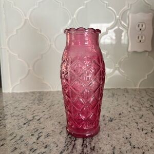 QUILTED DIAMOND PATTERN PINK VASE